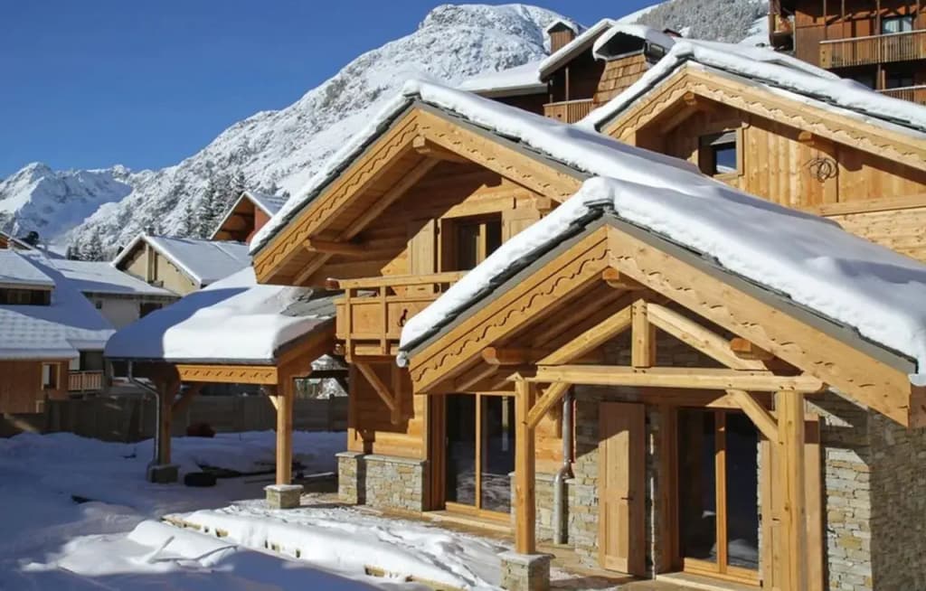Odalys Chalet Le Loup Lodge - Photo 1