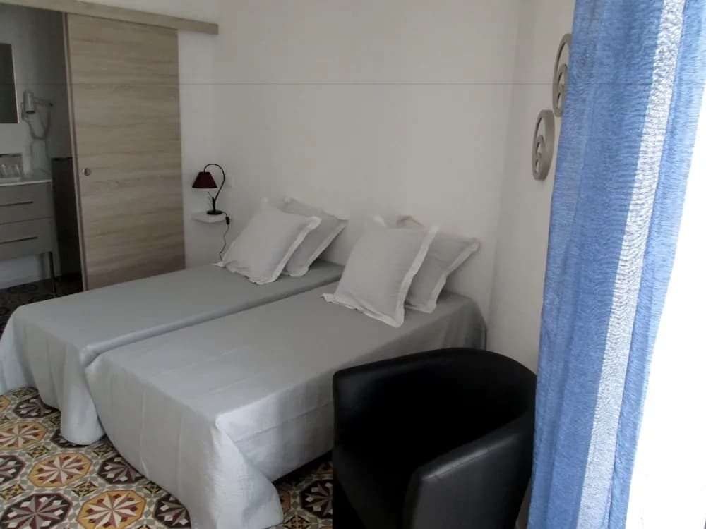 Logis Hotel Theodore - Photo 4
