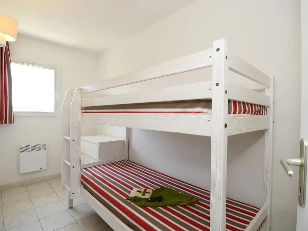 Apartment in Hilltop Setting - Photo 5