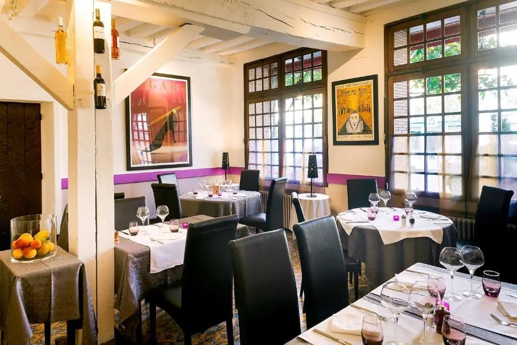 Hôtel de l'Ecu de France - Photo 3