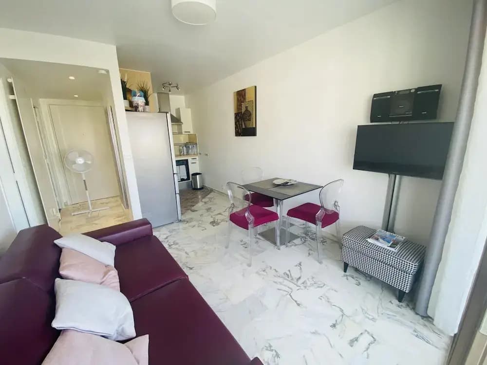Stylish one Bedroom Apartment in Central Cannes Just off the Croisette and Near Beaches - 680 - Photo 4