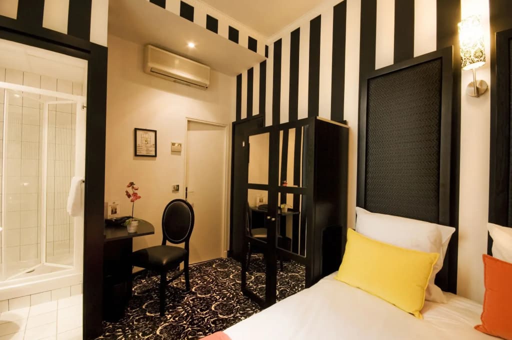 Peyris Opera Hotel - Photo 5