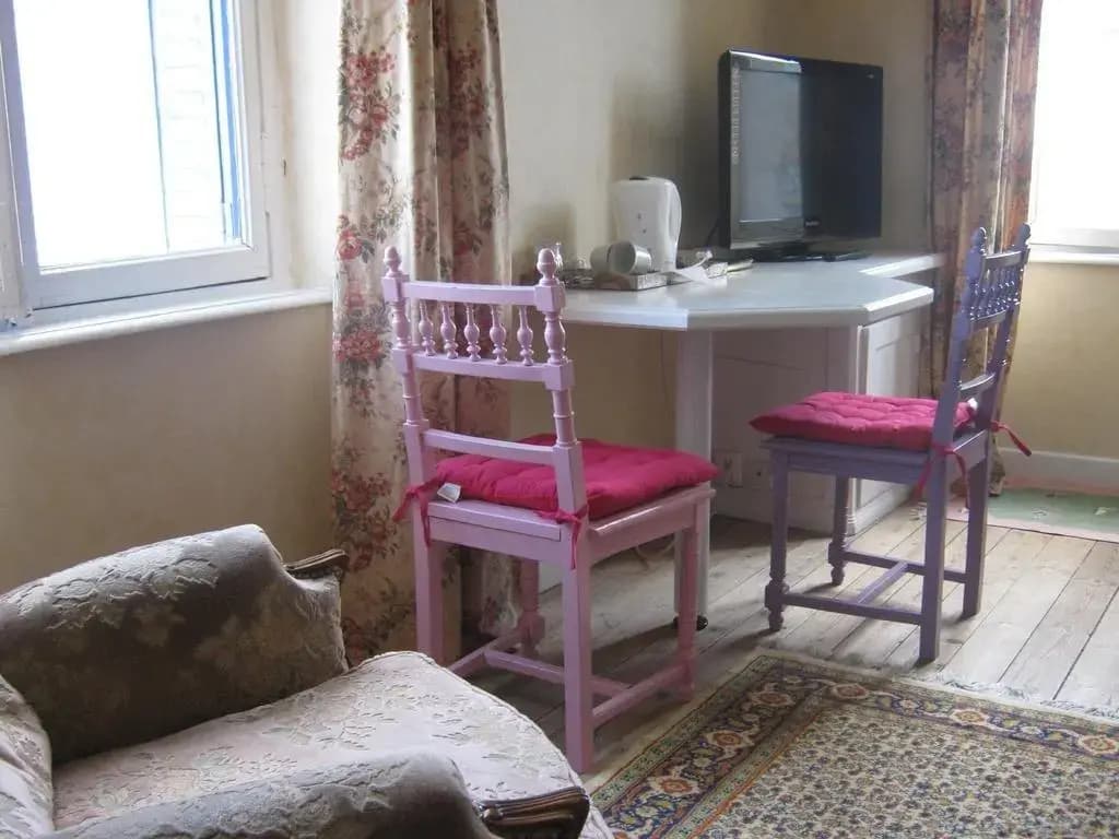 Pear Blossom House - Photo 2