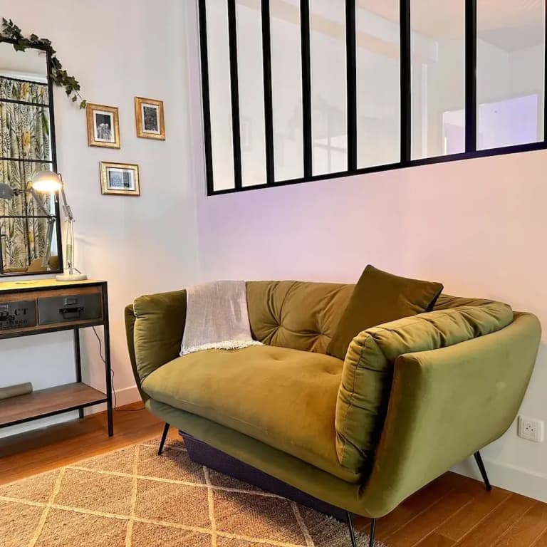 Paradis Calm Modern Studio Apt in Paris - Photo 2