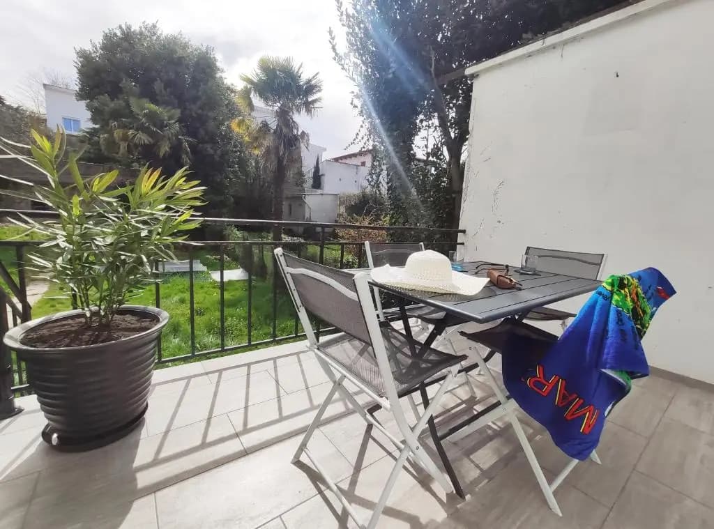 Charmant T2 Proche Plage Avec Terrasse Privative - Miniature 8