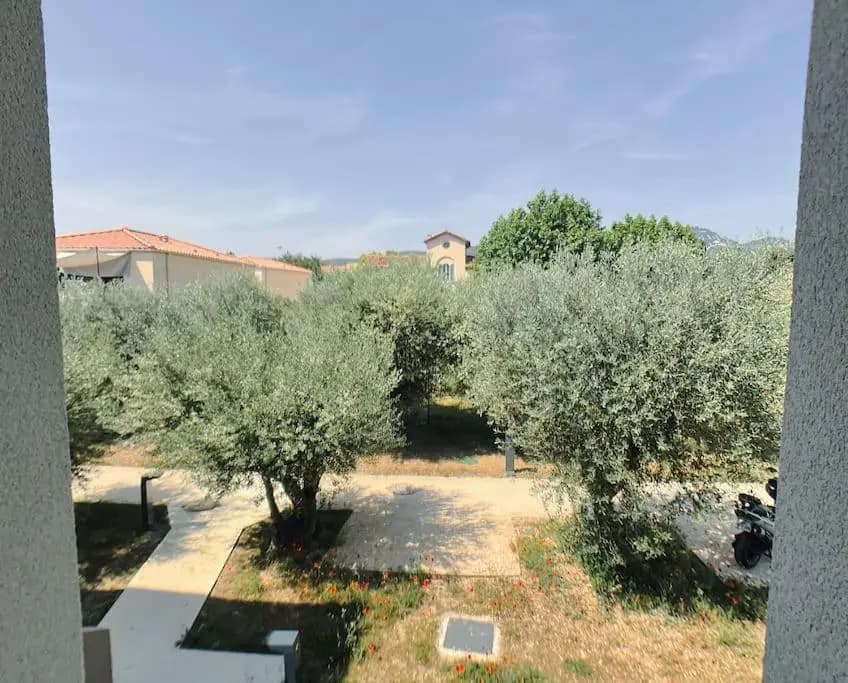 Appartement type industriel dans cadre provençal - Photo 1