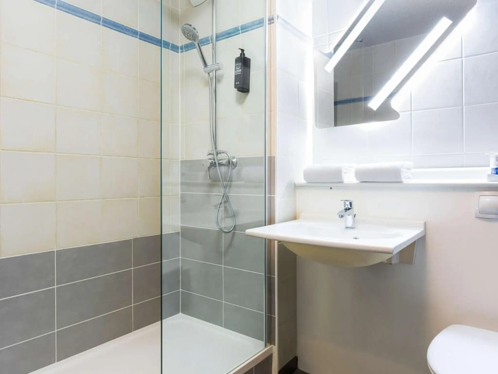 Ibis Budget Fresnes - Miniature 6