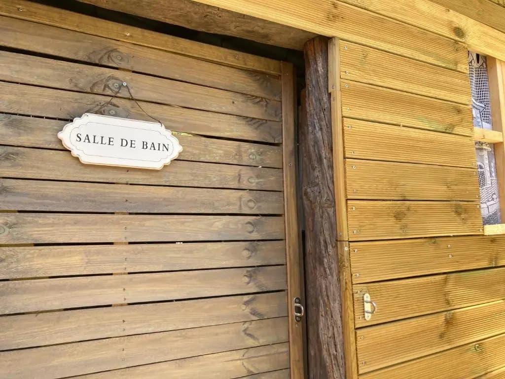 chambre double avec salle de bain privée - Photo 1