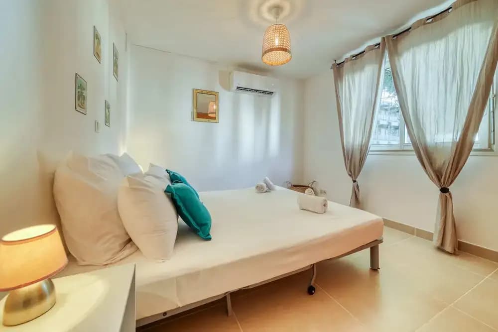 Modern Comfort by the Lagoon - Photo 4