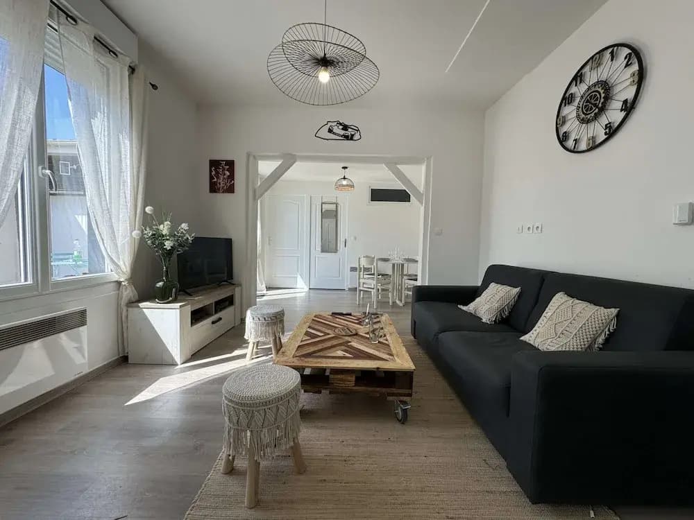 House in Le Mans With Private Courtyard - Miniature 8