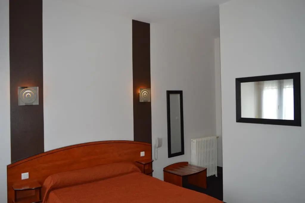 Hôtel De La Paix - Photo 2