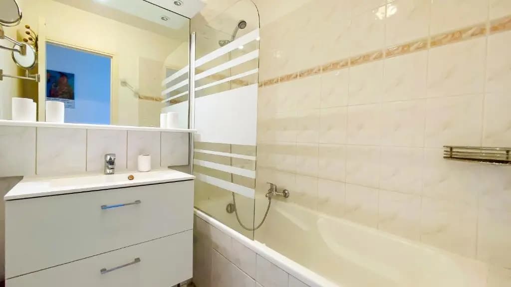 Appartement dans résidence avec piscine - Photo 5