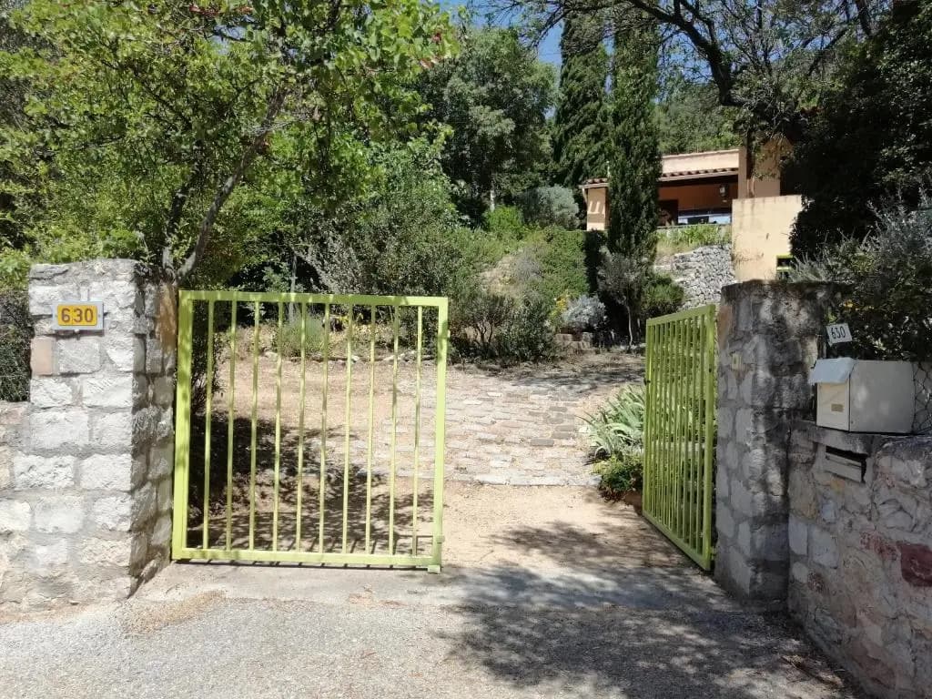 T2 36 m2, RdC de villa, clim, gd jardin clos, animx ok, quartier Mt Faron très calme, wifi, parking - Miniature 8