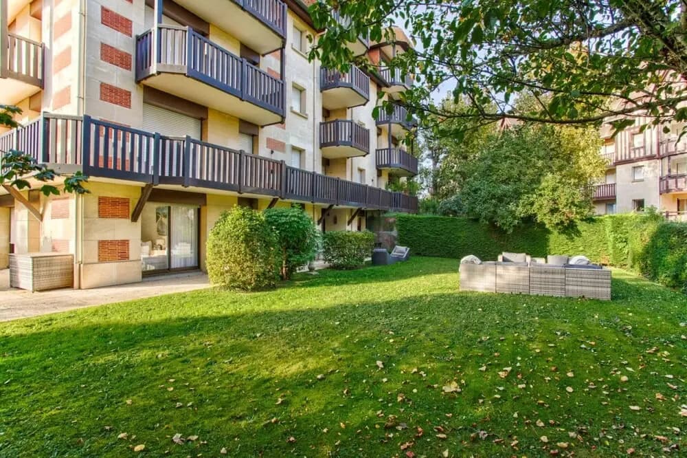 Deauville Lovely Flat With Private Garden - Miniature 7