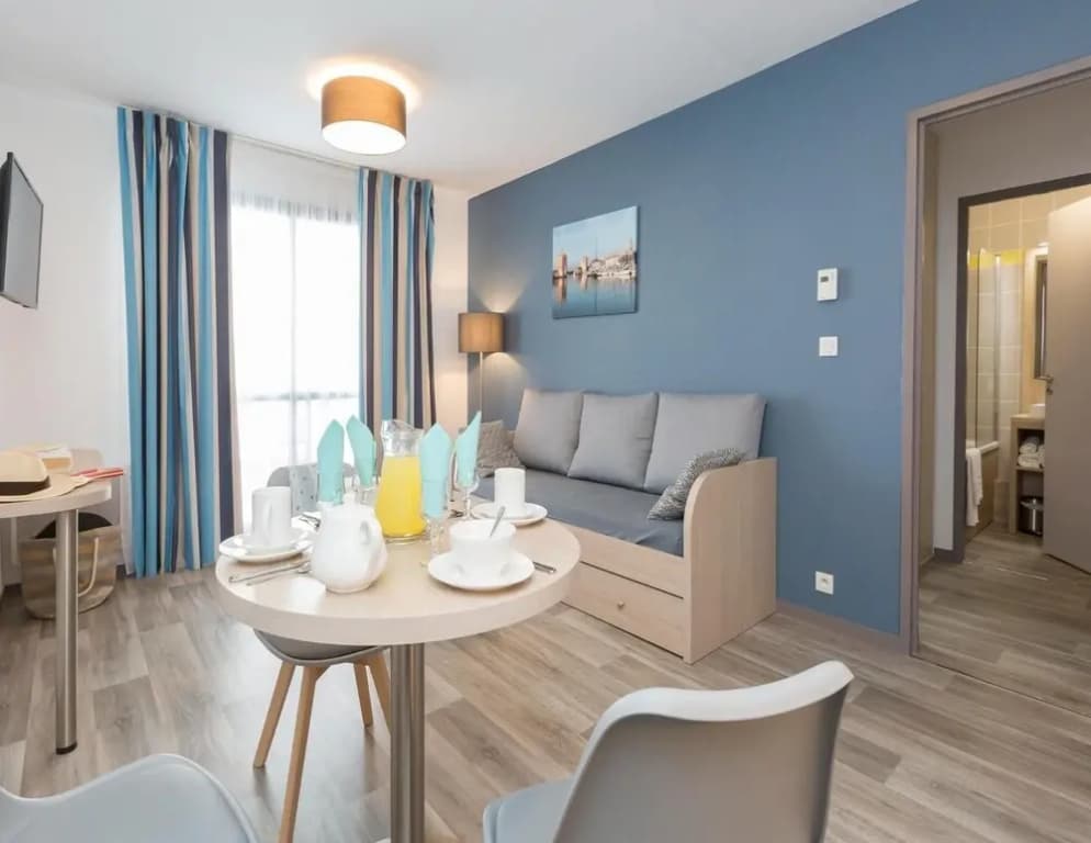 Apartment in La Rochelle Near the Beach - Photo 4