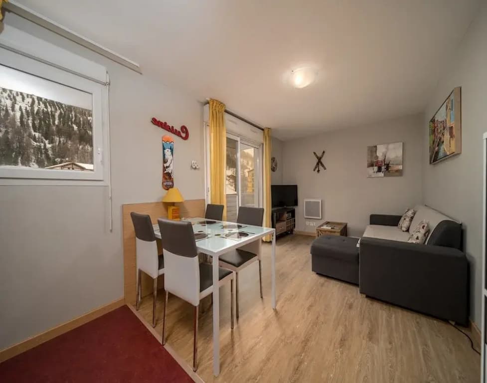 Apartment in French Alps With Heated Pool - Photo 4
