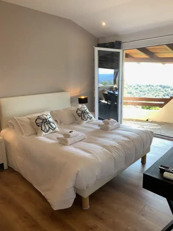 Swim Lodge Hotel Porto Vecchio - Photo 5