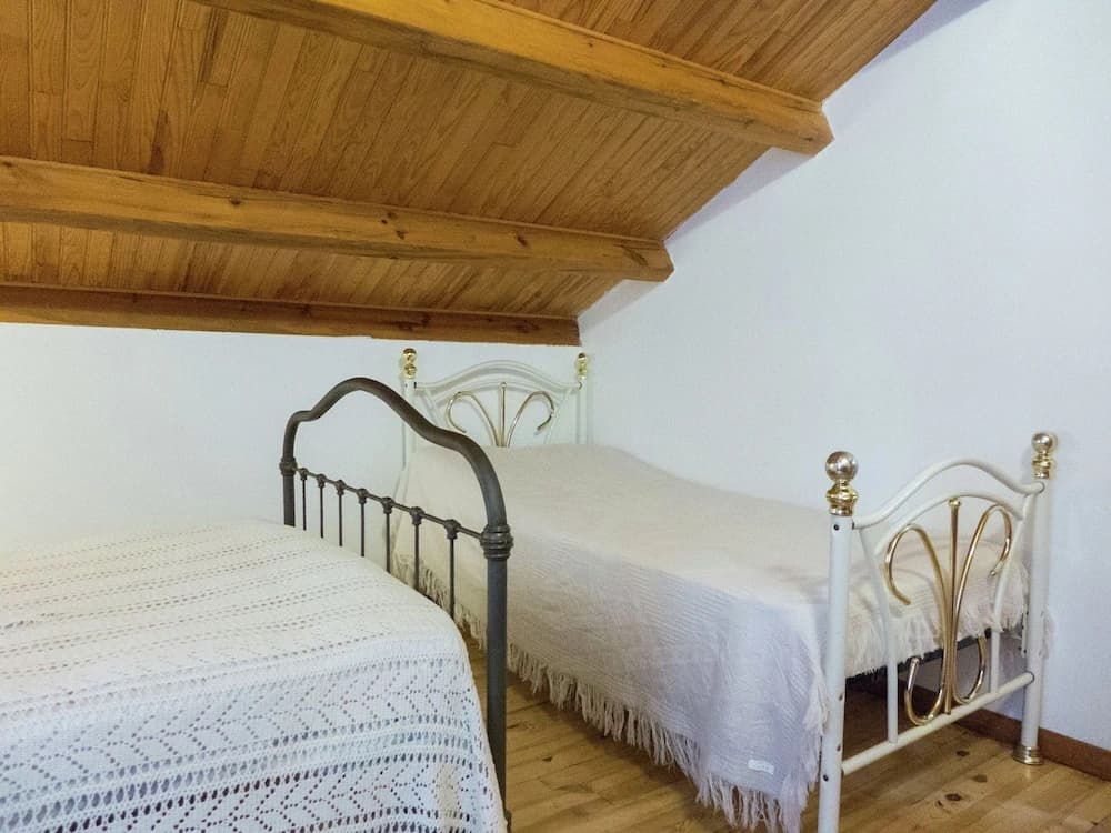 Beautiful Holiday Home in Saugues near Forest - Photo 3