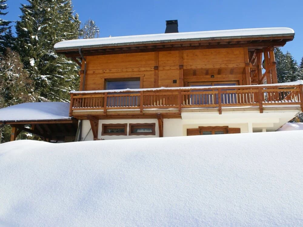 Sunny Chalet in Les Gets with Jacuzzi - Photo 1