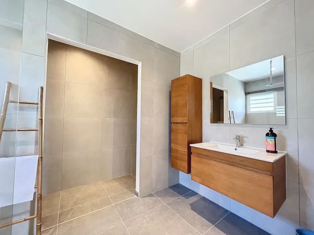 Nakolodge 4 chambres - piscine / balneo / jardin privatifs - Miniature 8