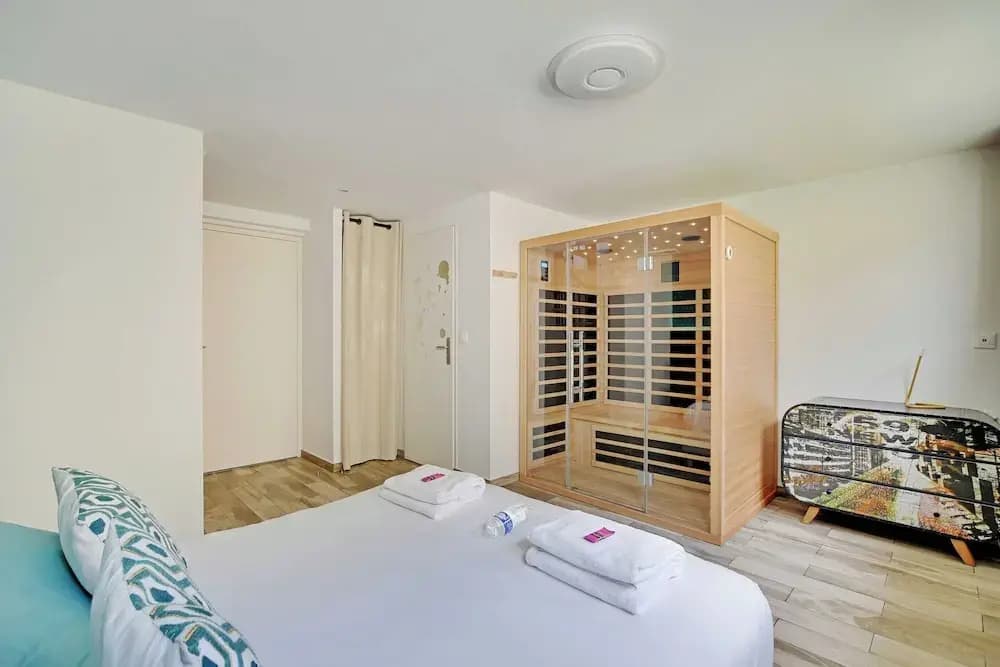 Amazing Duplex With Sauna 1br/4p in the Heart of the City of Orly - Photo 1