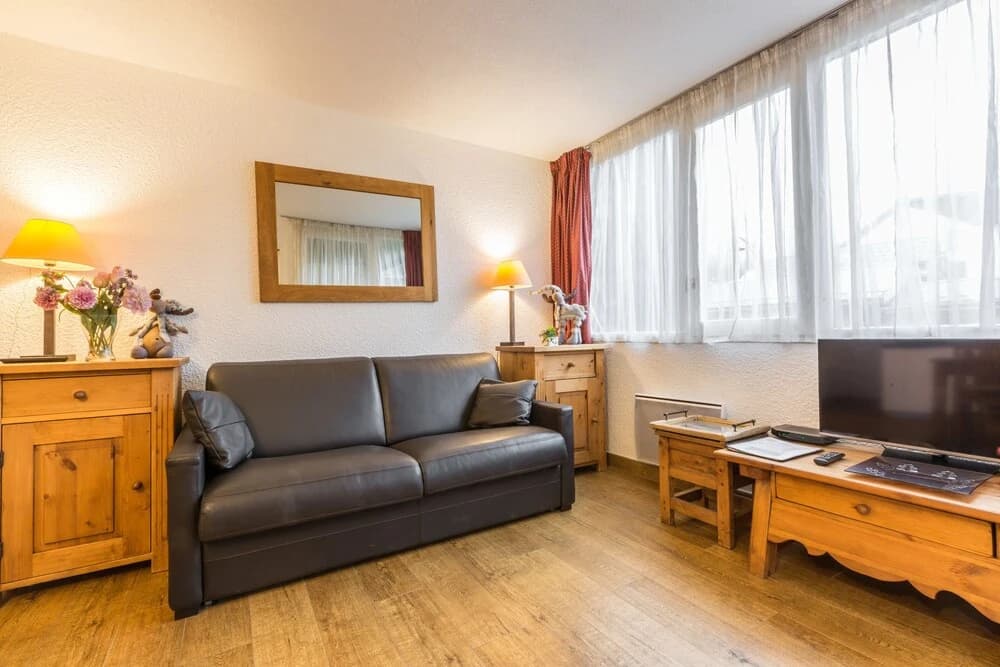 Apartment Mummery 1 - Photo 1