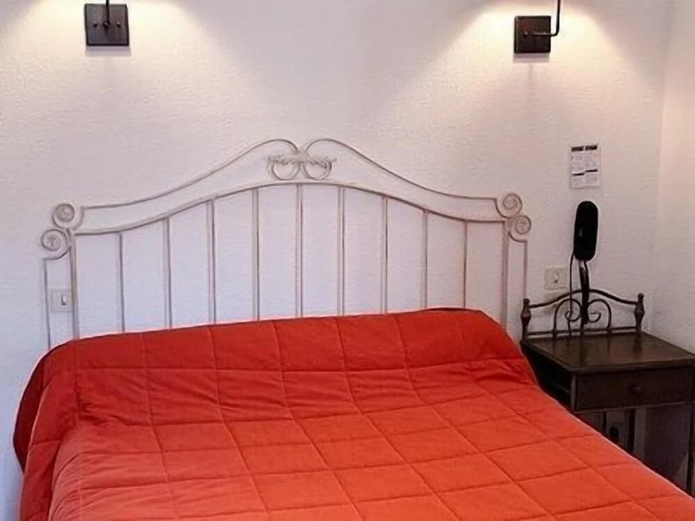 Hotel Victor Hugo - Photo 3