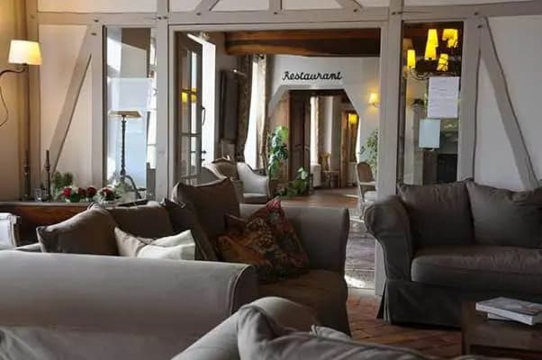 Hostellerie De La Tour D Auxois - Photo 2