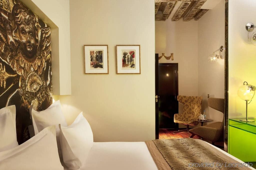 Hôtel du Petit Moulin, Haute Couture hotel by Lacroix - Photo 4