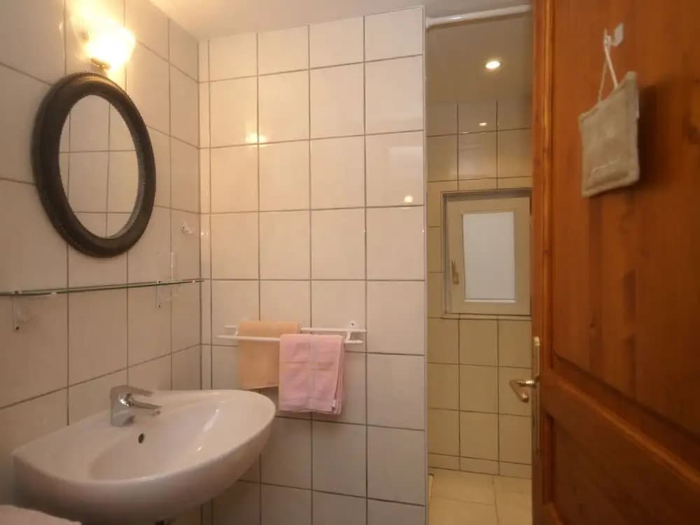 Apartment in Riquewihr Near Vineyards - Miniature 7