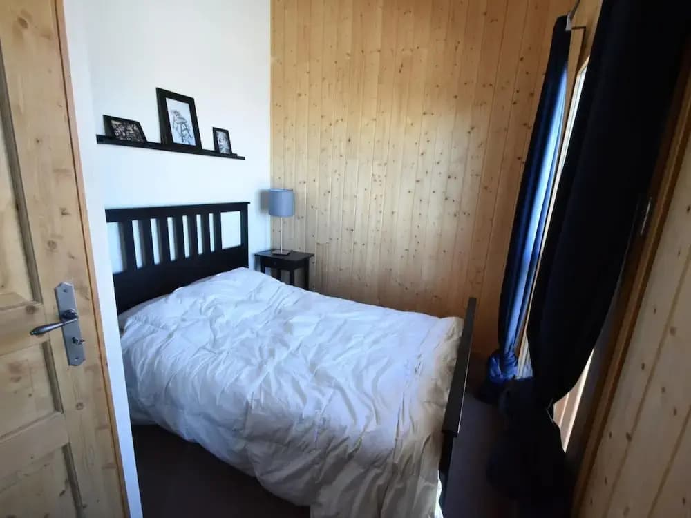 Splendid Chalet in Chamrousse With TV - Photo 3