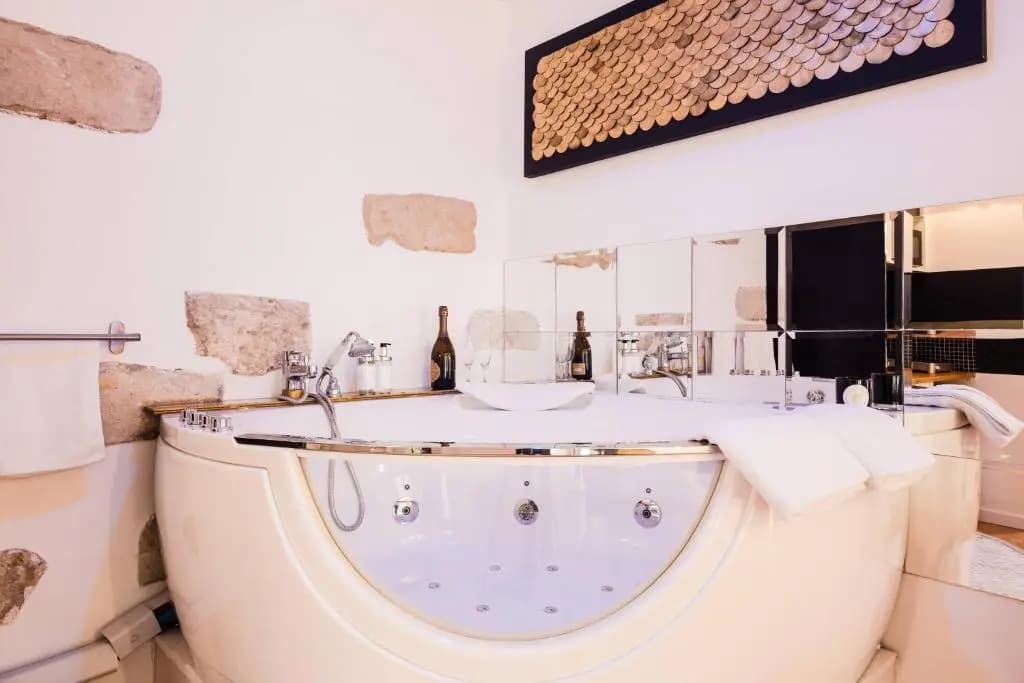Les Précieuses Suites & Spa I - Miniature 8