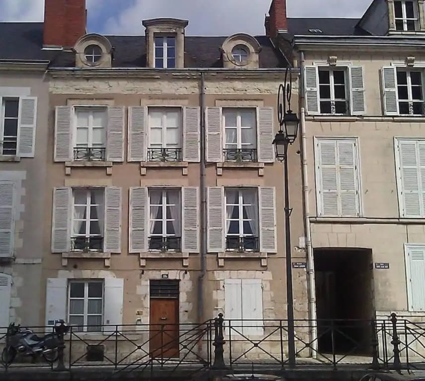 Au 16 Place Saint Louis - Photo 1