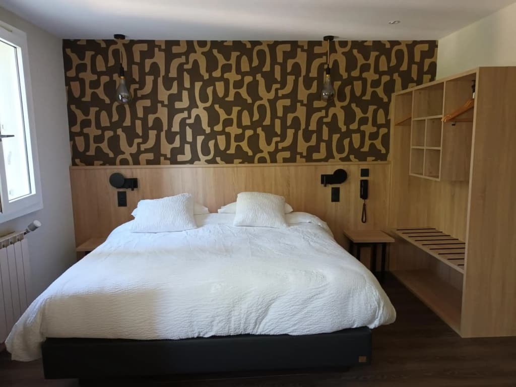 Logis Hôtel l'Aubrac - Photo 2