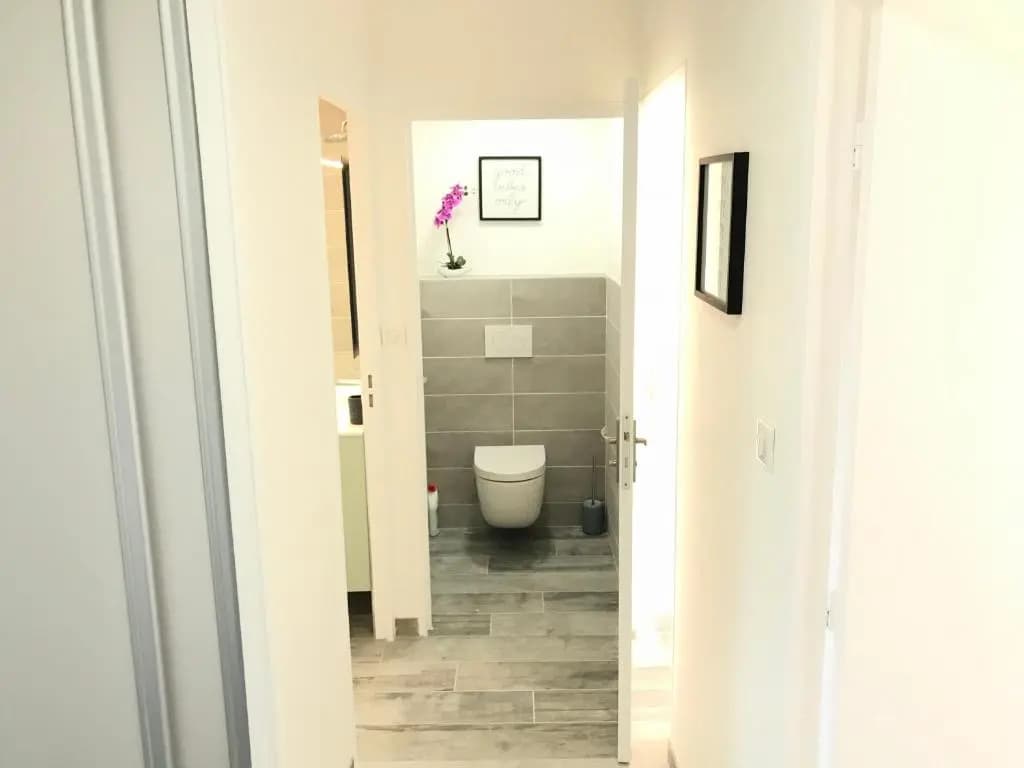 Appartement 3 pieces, refait a neuf, haut standing, piscine, mer a pieds - Miniature 8
