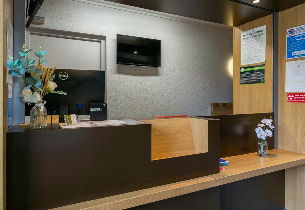 B&B HOTEL Strasbourg Nord Artisans - Photo 2