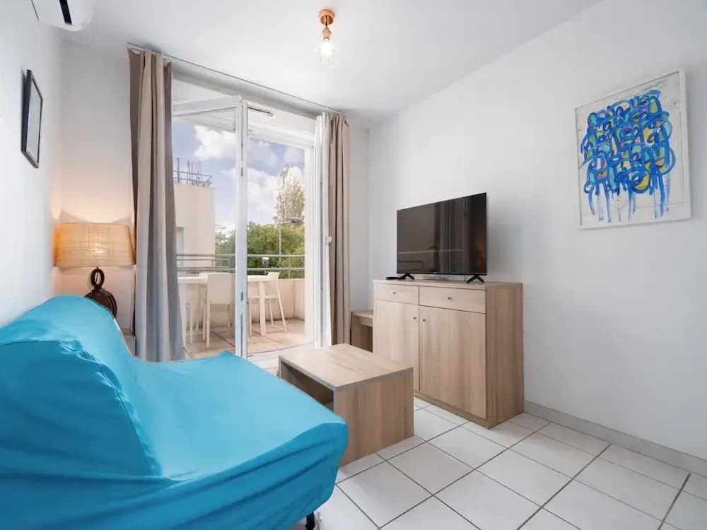 Cozy Apartment by the Sea - Photo 2
