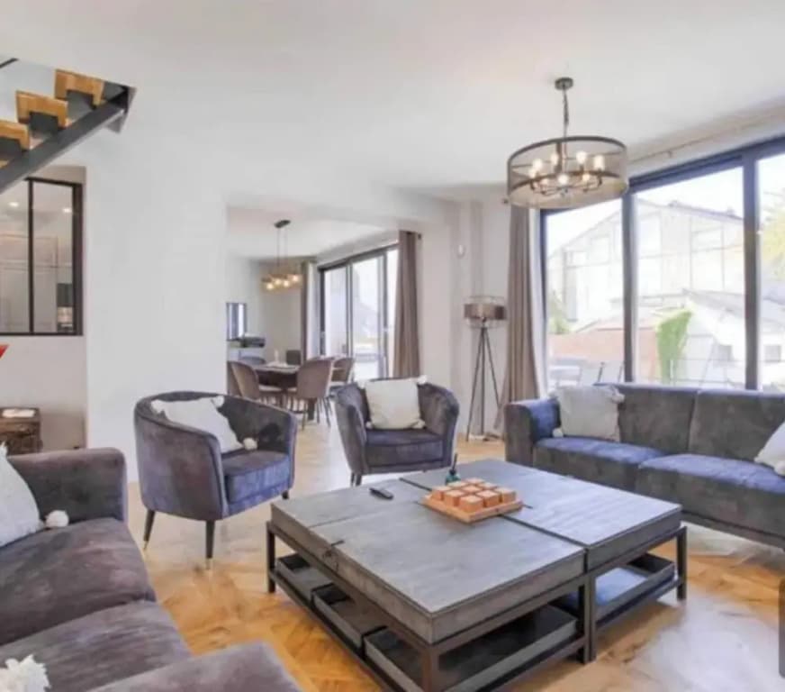 House for 18 People With Cinema Place Morny - Photo 2
