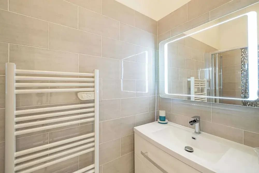 Beautiful Two Bedroom Apartment Near Croisette - Miniature 7