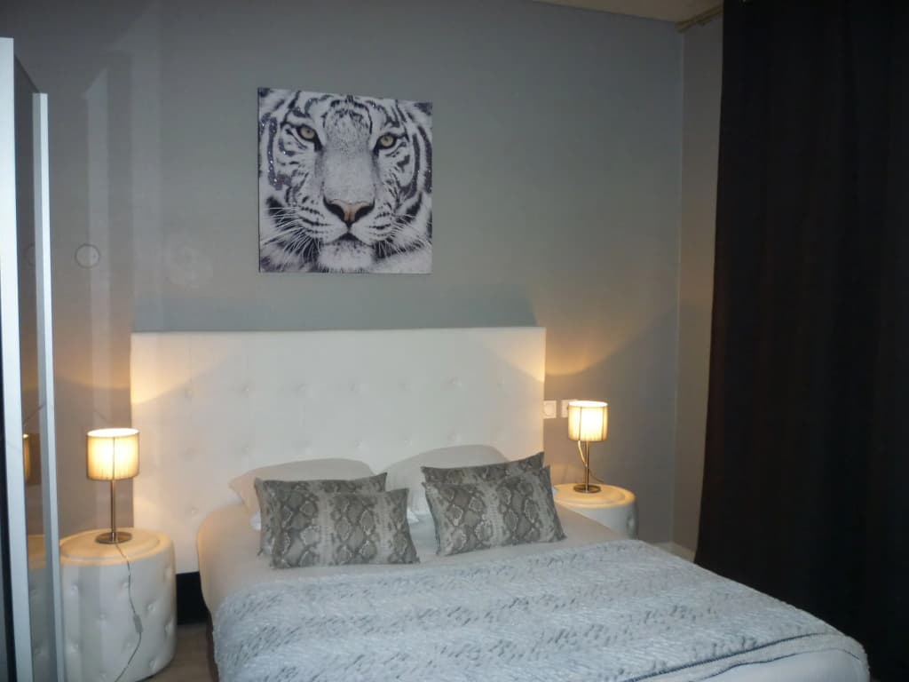 Belle Inn Hotel - Photo 2
