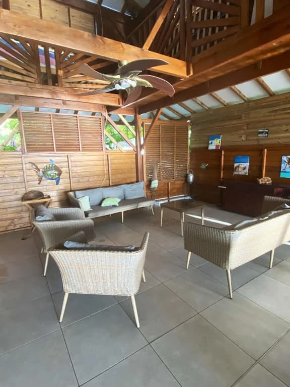 Villa de 6 chambres a Pointe Noire a 150 m de la plage avec vue sur la mer piscine privee et jardin clos - Photo 2