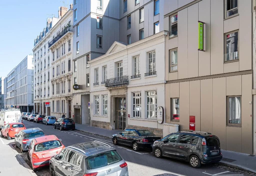 B&B HOTEL LYON Centre Perrache - Photo 1