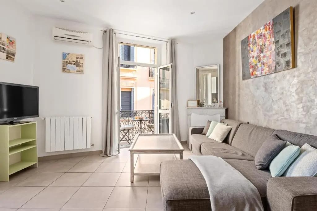 Appartement 2P centre de Cannes avec balcon - Photo 3