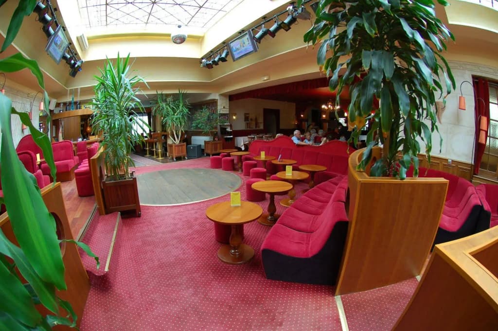 Hotel Des Couronnes Chateaudun - Photo 2