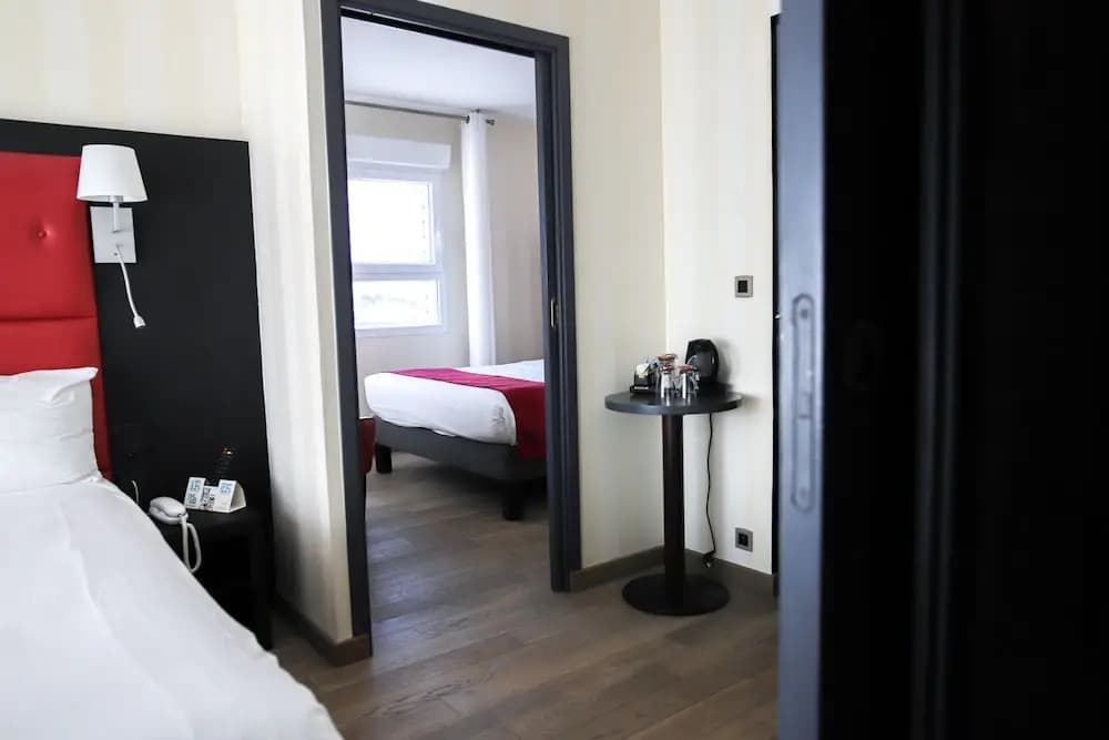 Logis Hôtel Saint-Guirec et de la Plage - Photo 5