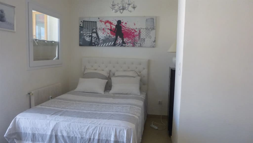 Sweet Accommodation - Miniature 6