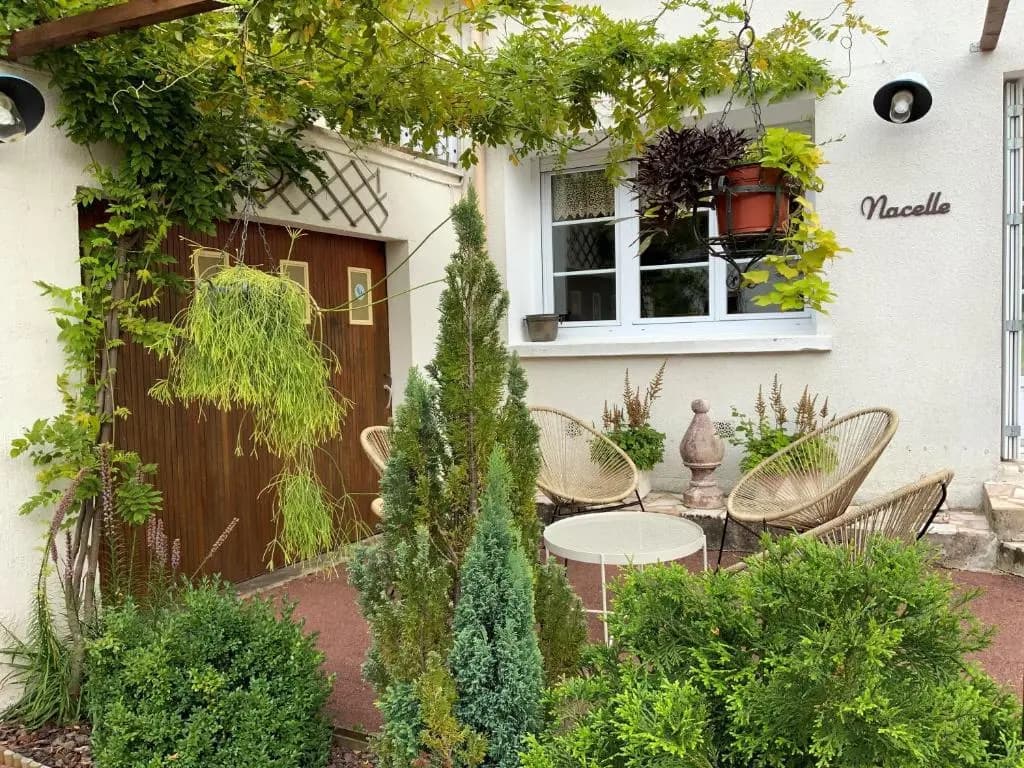 Guest House "Près des Montgolfières" - Photo 1