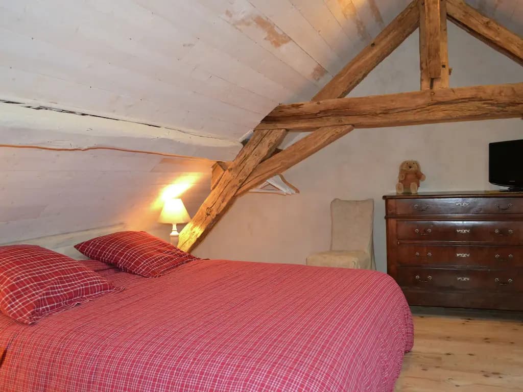 Cozy Holiday Home in Brion with Swimming Pool - Photo 4