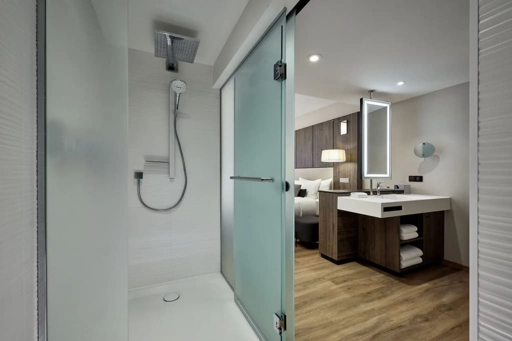 AC Hotel by Marriott Strasbourg - Photo 3