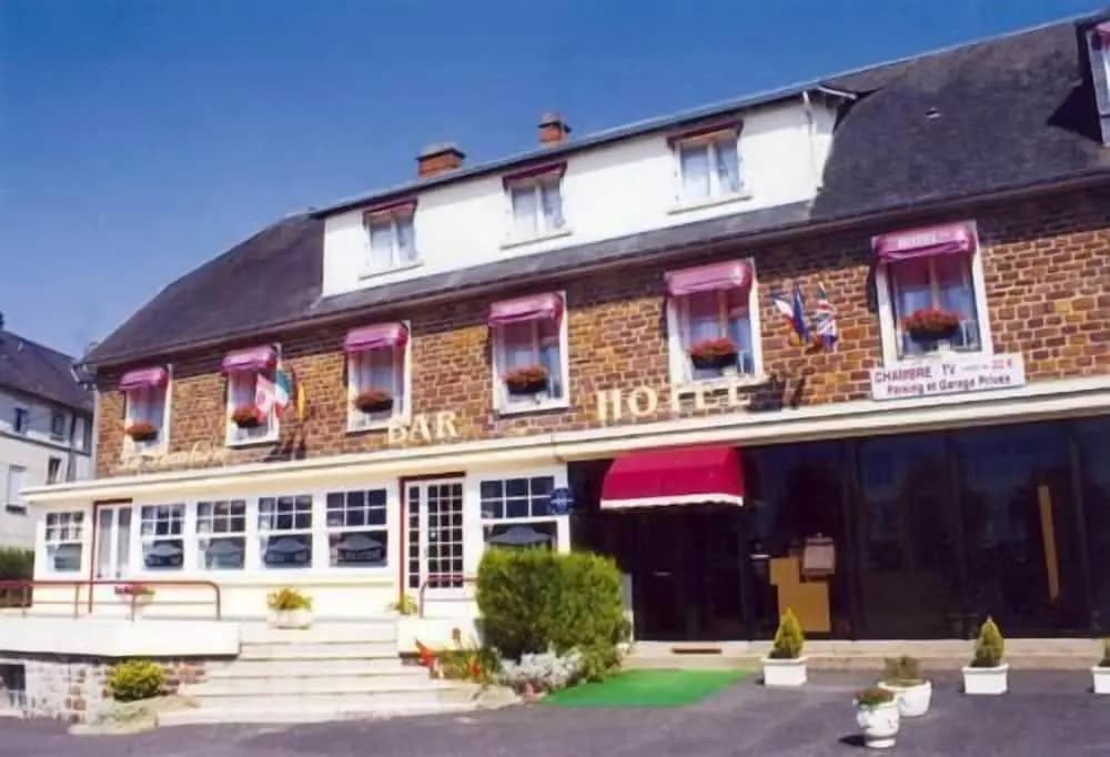 Hôtel La Pocatiere - Photo 1